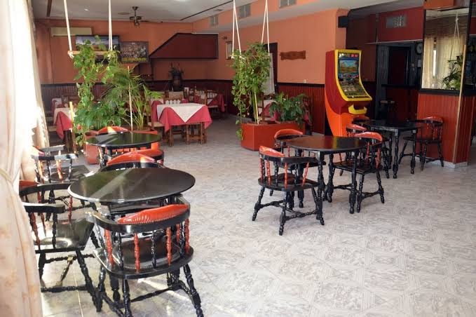 Hostal Restaurante César