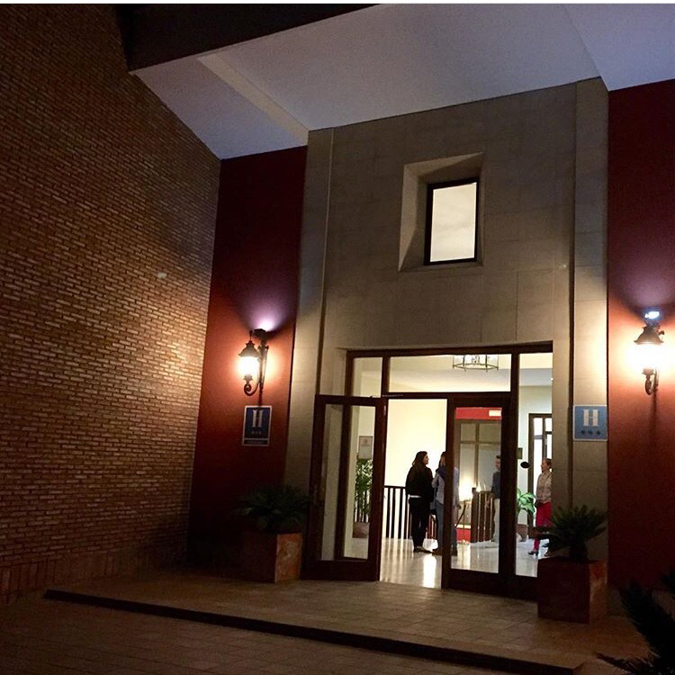 HOTEL RESTAURANTE CAFETERÍA.