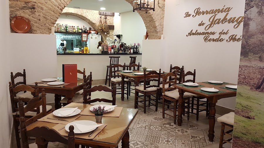 Meson La Serrania de Macías