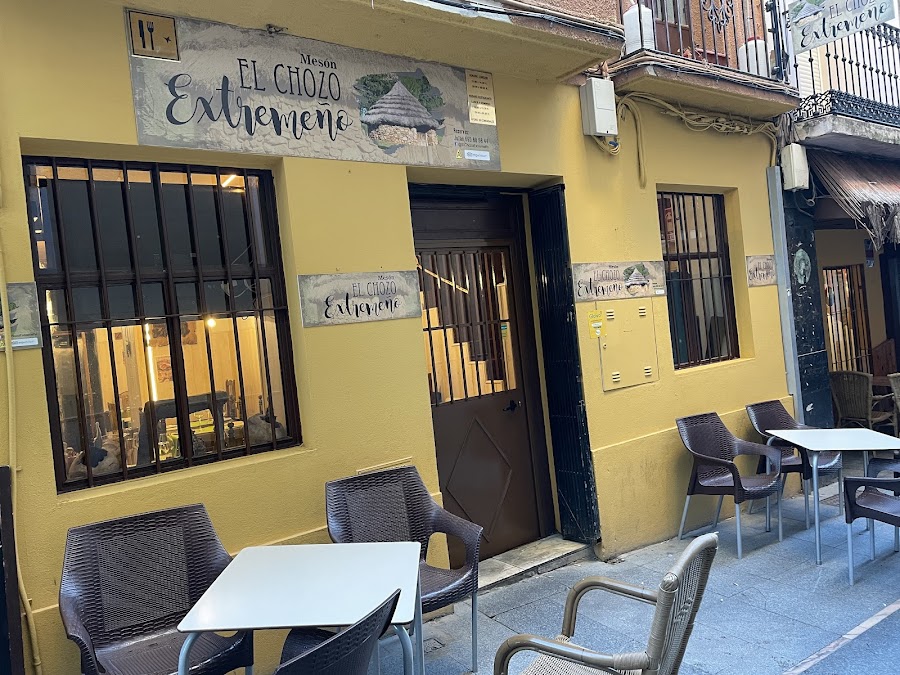 Mesón El Chozo Extremeño. Carnes a la brasa.Comida extremeña